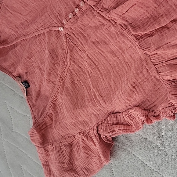 American Eagle Ruffles Top - Picture 4 of 8